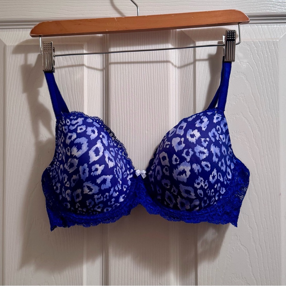 NWT- Victoria’s Secret- Royal Blue Leopard Print Lace Bra - Size 36D
